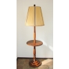 Lampa stojąca z drewnianym stolikiem lata 40